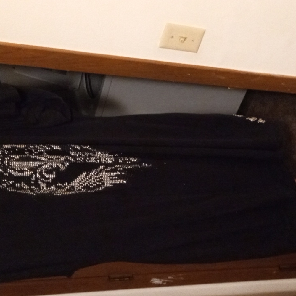 Size 3x, sexy, black, blingy Fleur de LIS design, DEREON blinged on left bottom